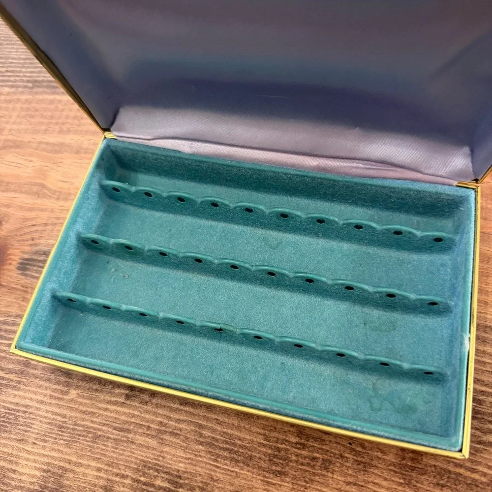 N/A vintage jewelry